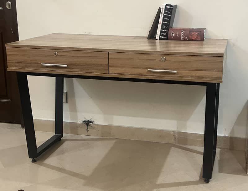 Study table with chair 0