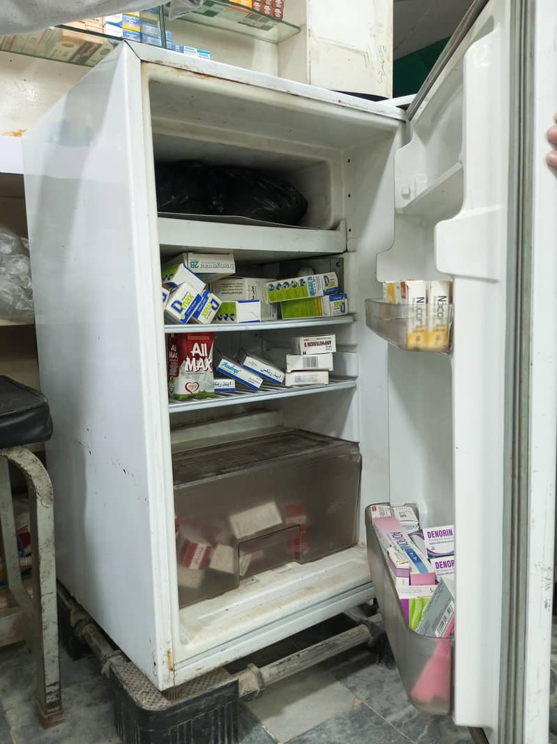 Refrigerator Mini 1