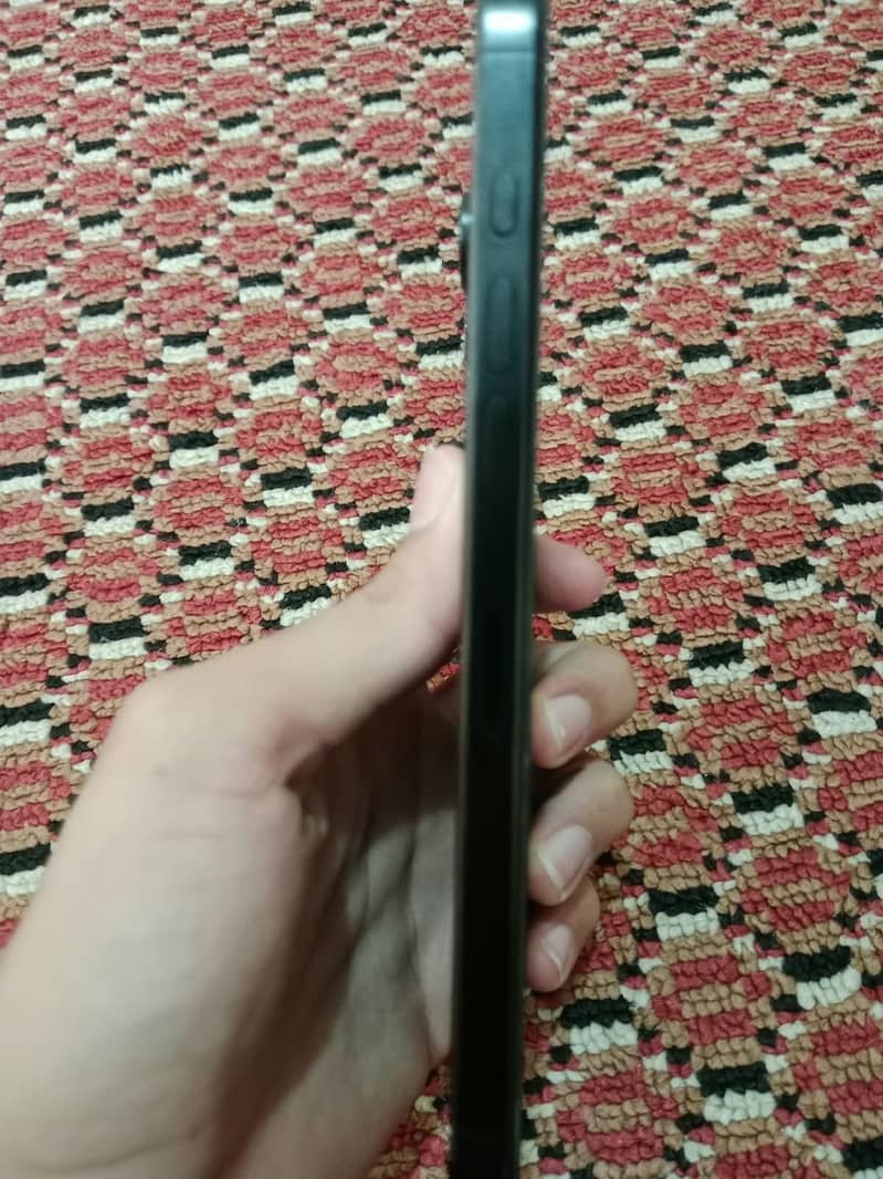 Apple iPhone 16 Pro Max 1