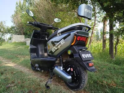 Evee Gen Z Lithium Urgent Sale only 1000km Used whatsapp 03142194424