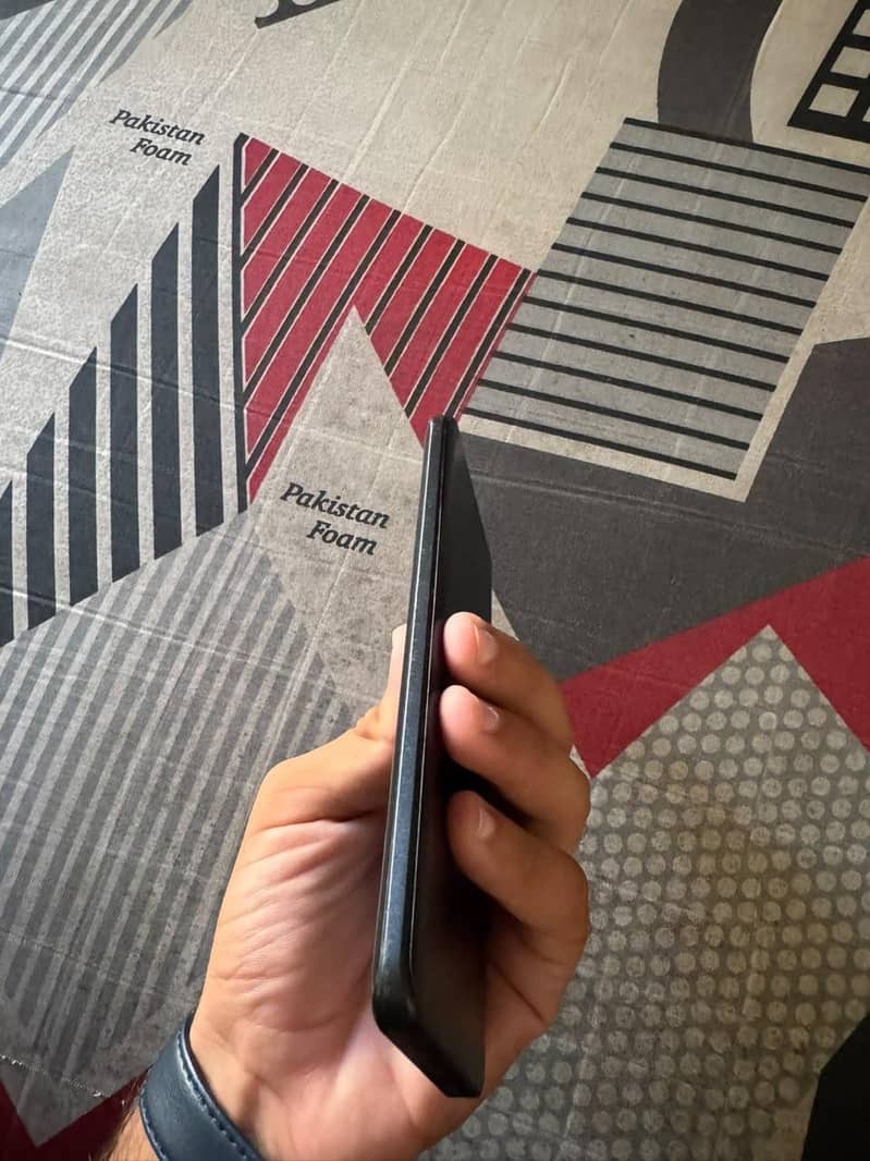 Xiaomi Redmi Note 13 Pro Plus 3