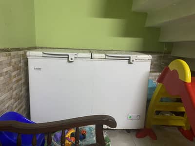 1 side fridge and 2nd is freezer