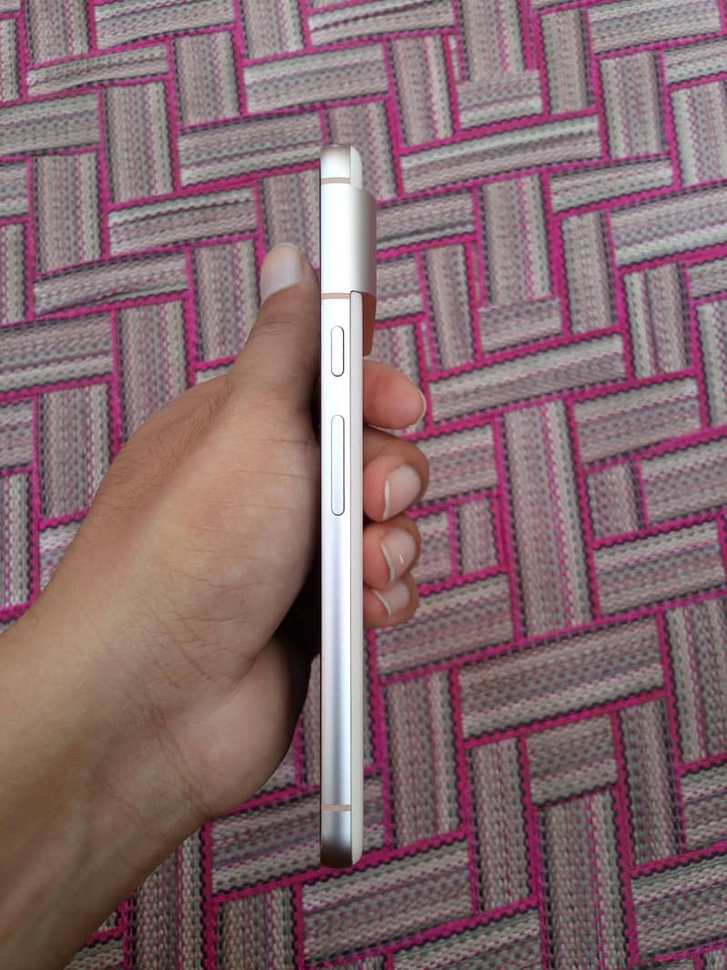 Google Pixel 8 1