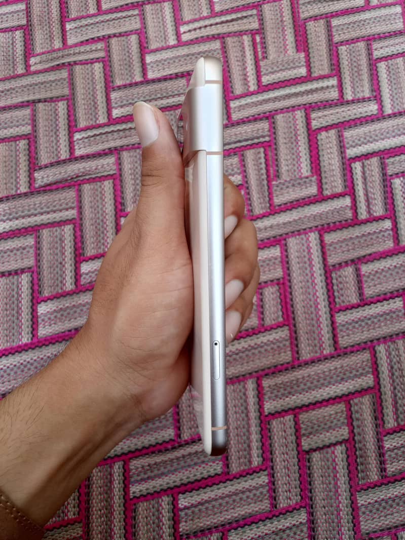 Google Pixel 8 2
