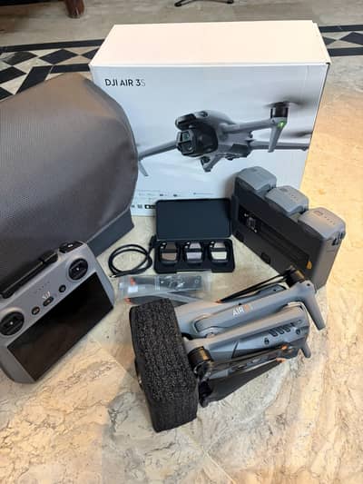 Dji air 3s (Brand New) (Fly more combo) (Zero cycles)