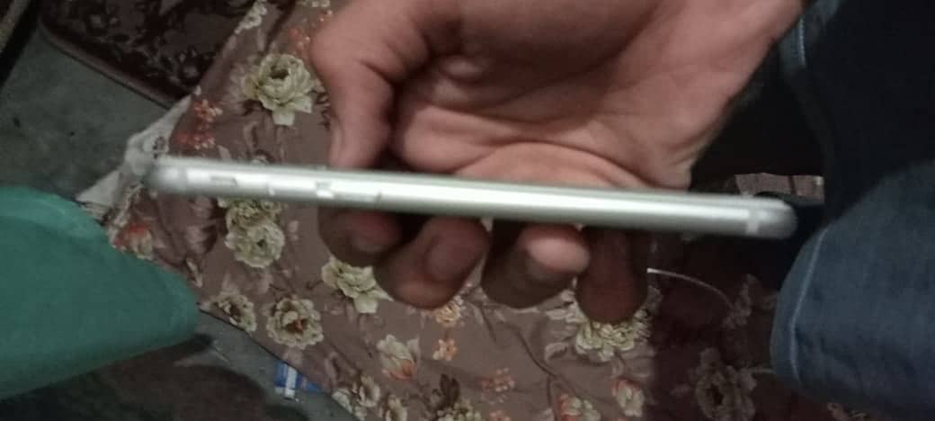 Apple iPhone 6S 1