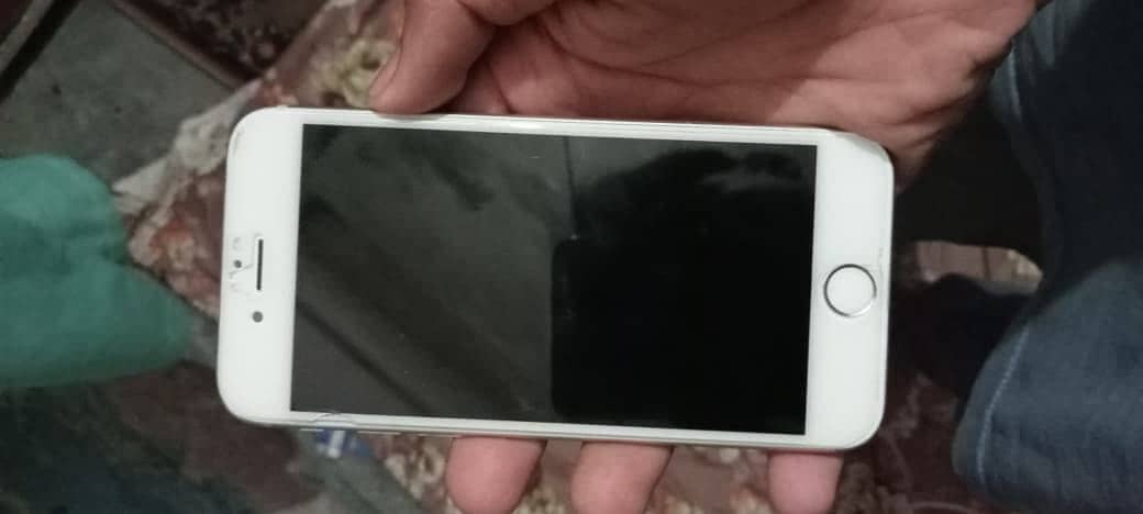 Apple iPhone 6S 4