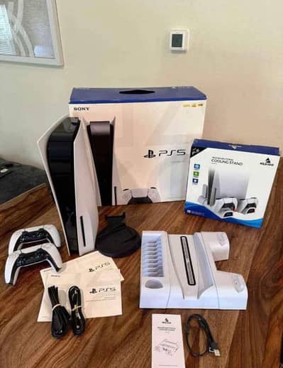 ps 5 slim 2 TB two controllers 10 by 10 condition