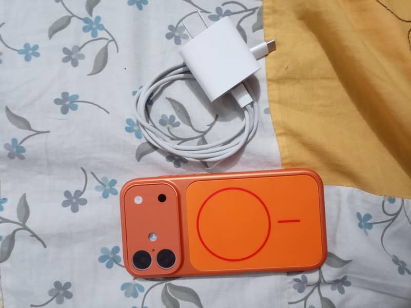 Apple iPhone 16 6