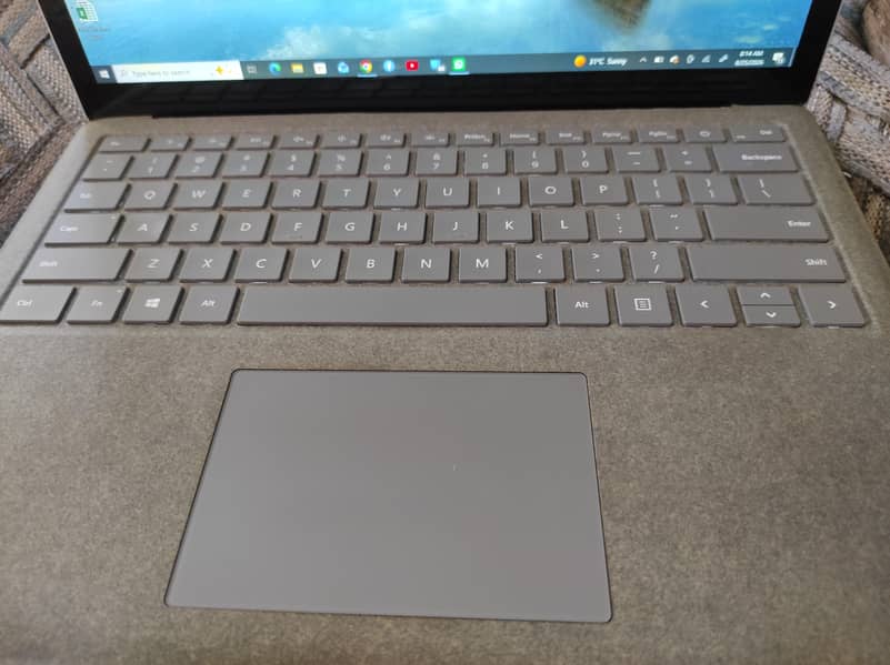 Microsoft MacBook surface 4