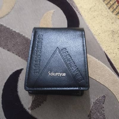Sakerayue branded leather wallet