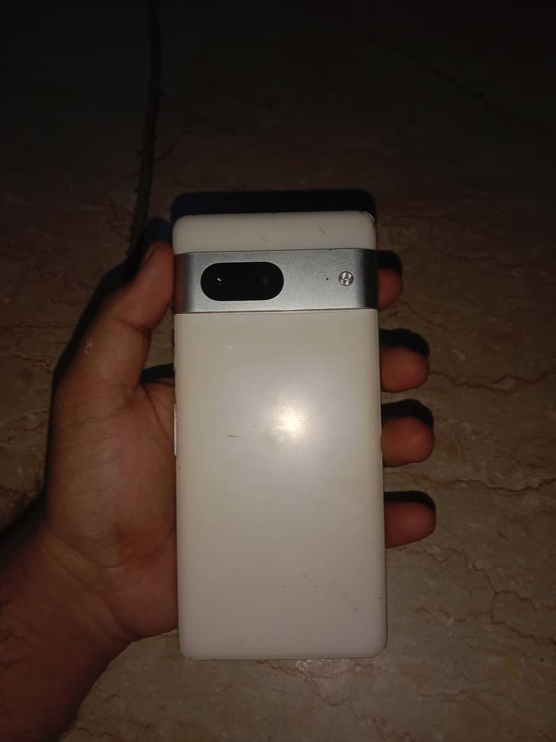 Google Pixel 7 4