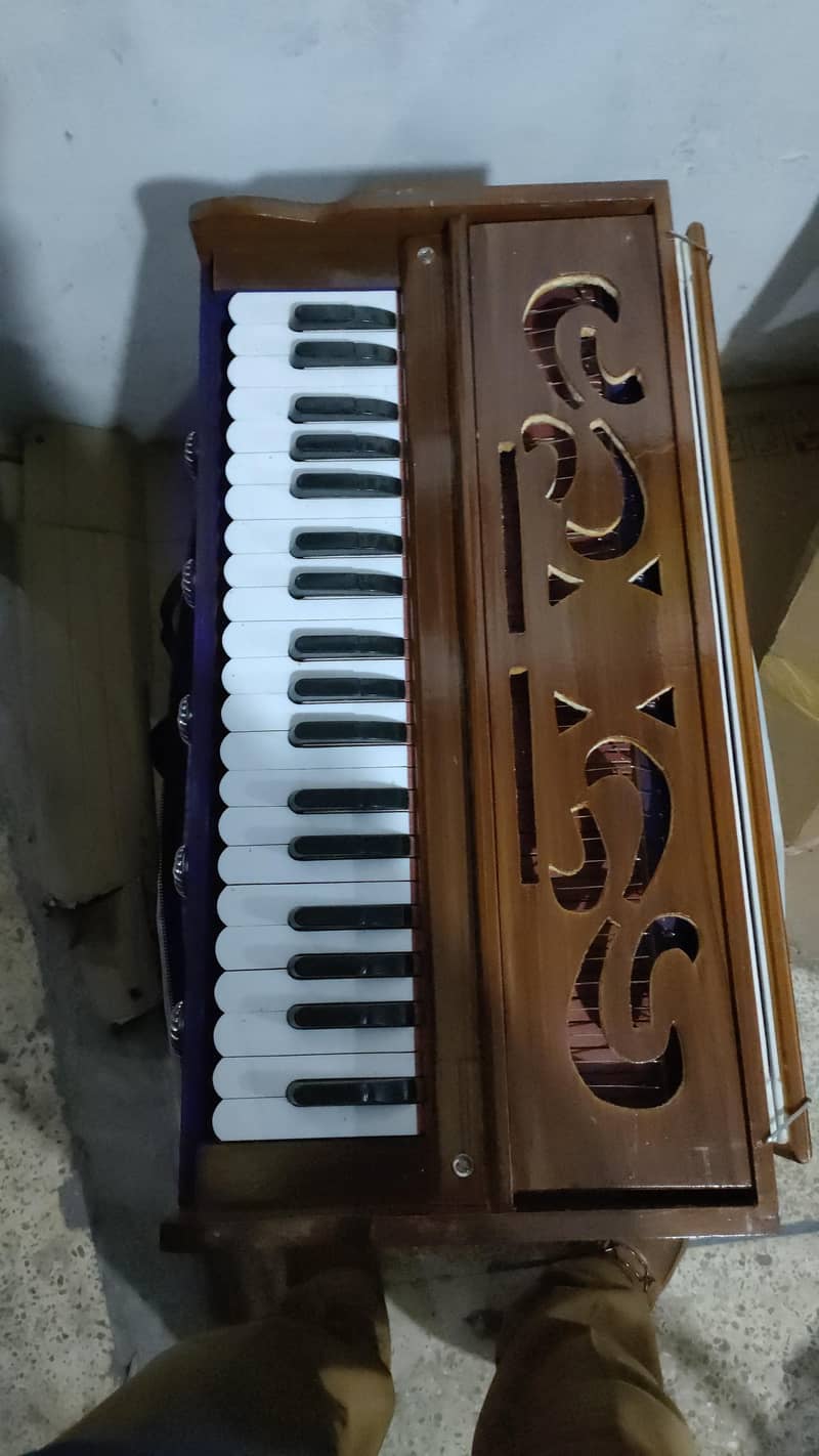 Harmoniums 8