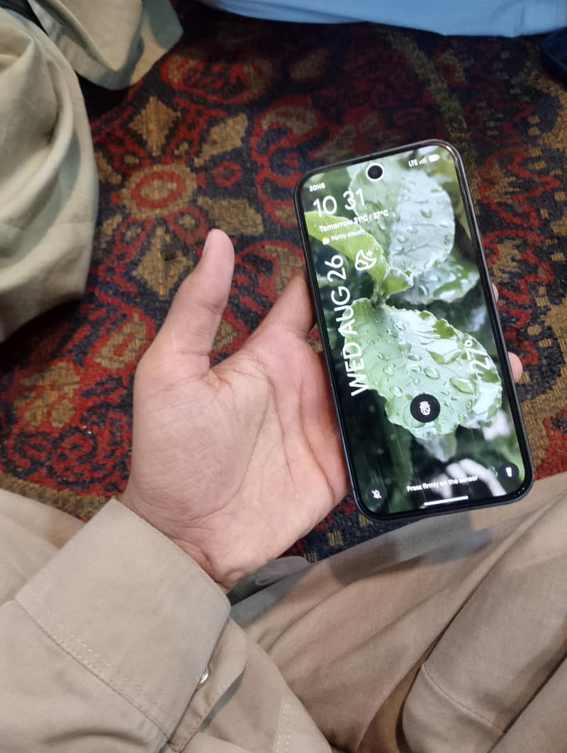 Google Pixel 9 4