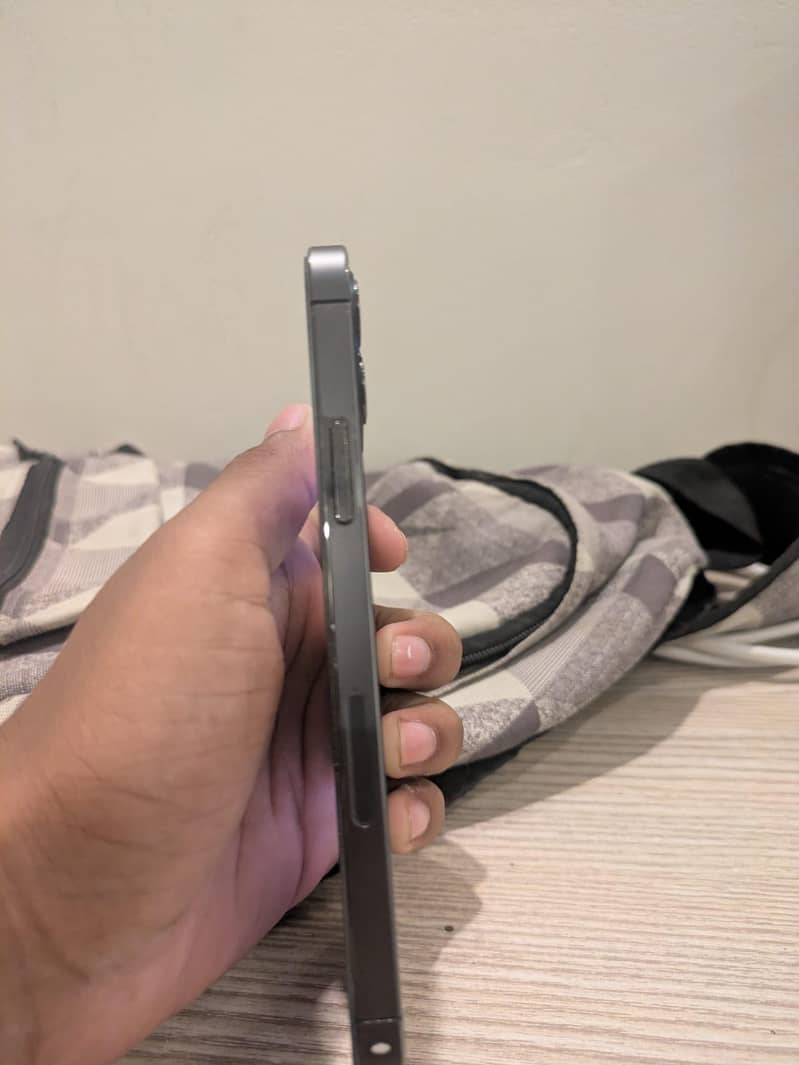 Apple iPhone 12 Pro 3