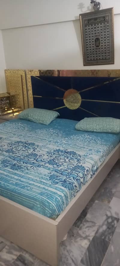 Queen size bed for side table for sale urgent sale karachi