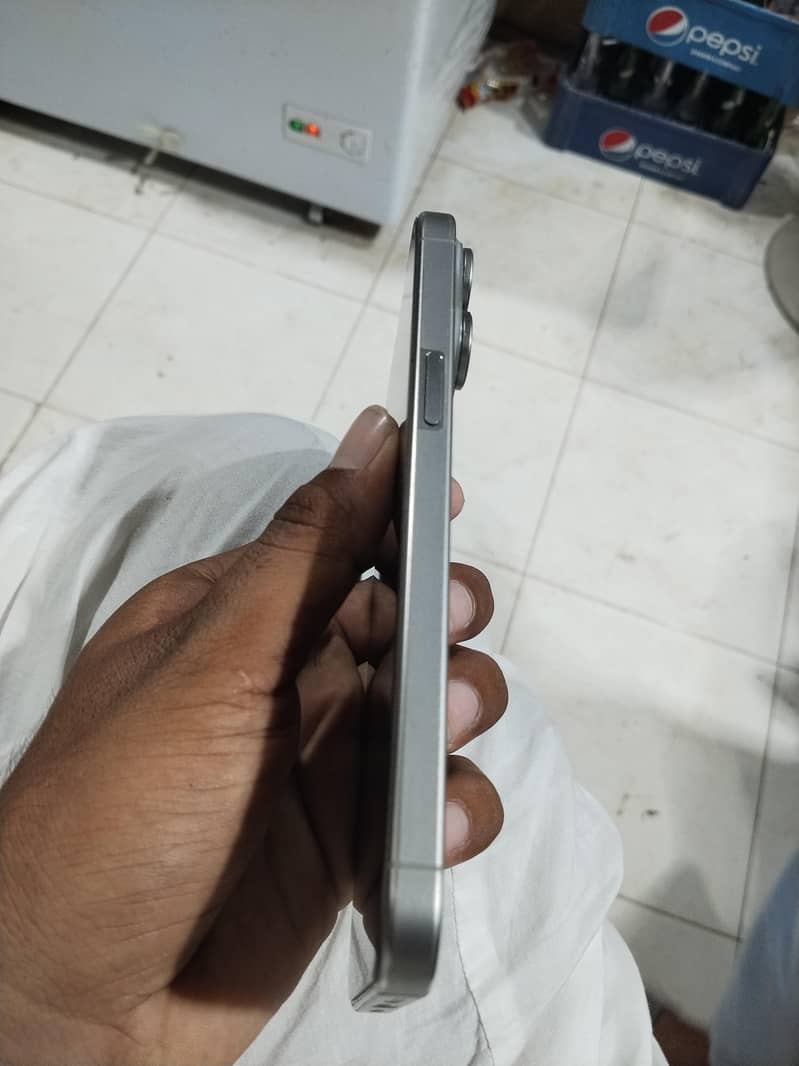 Apple iPhone 15 Pro Max 1