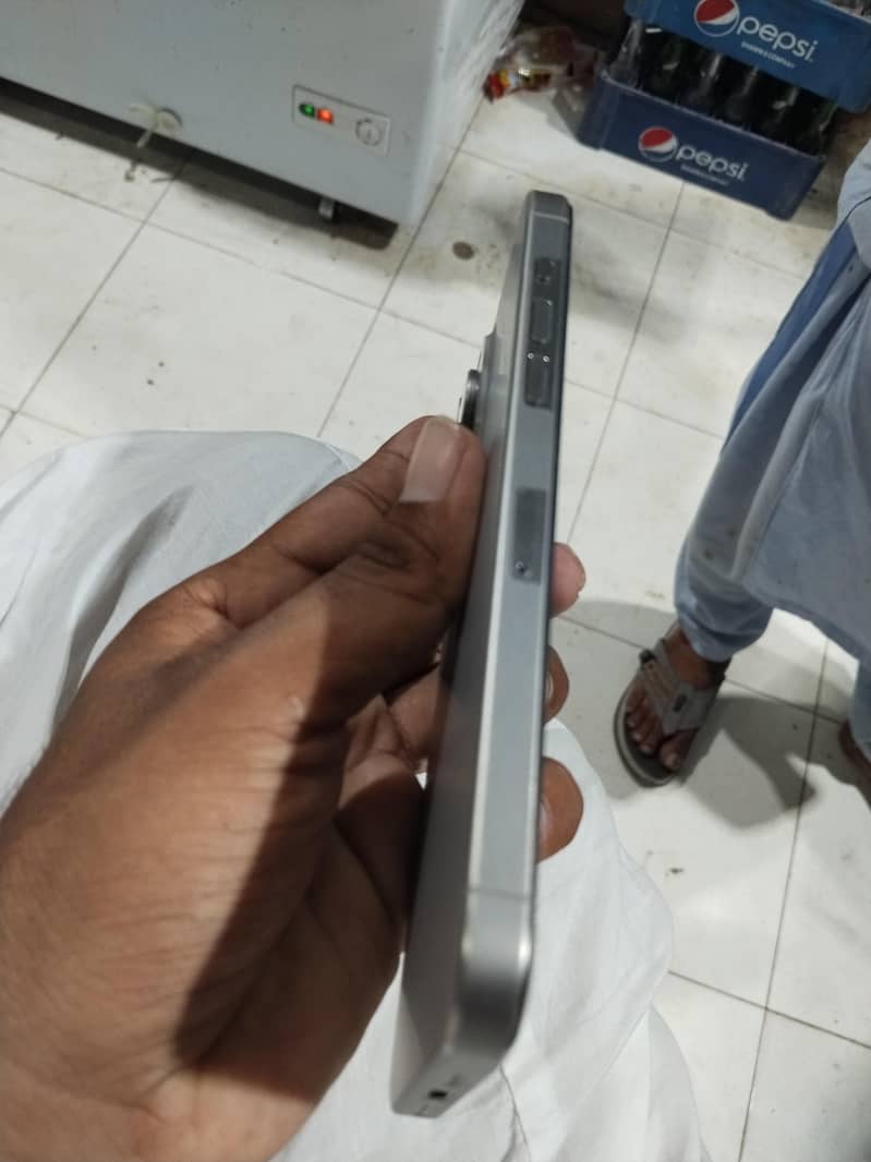 Apple iPhone 15 Pro Max 3