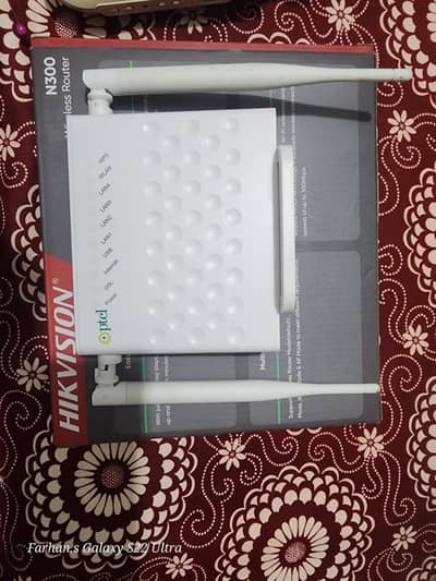 Ptcl wifi router almost new bus aik antenna lose ha wese ok ha
