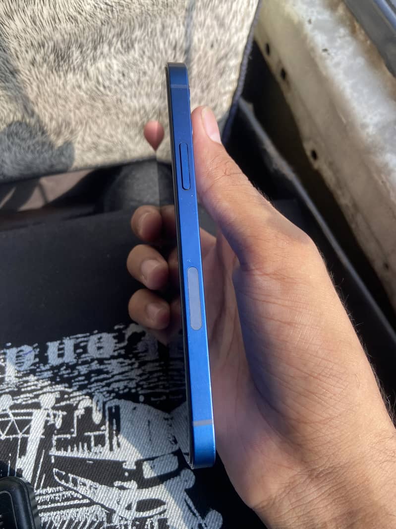 Apple iPhone 12 3