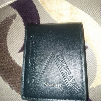 Sakerayue branded leather wallet