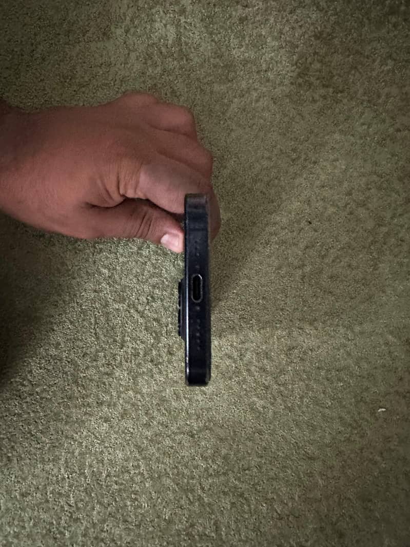 Apple iPhone 15 Pro 2