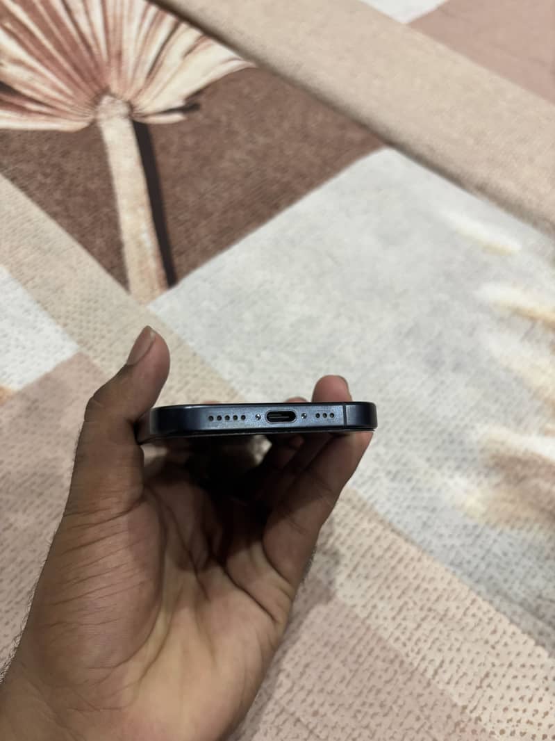 Apple iPhone 15 Pro 2