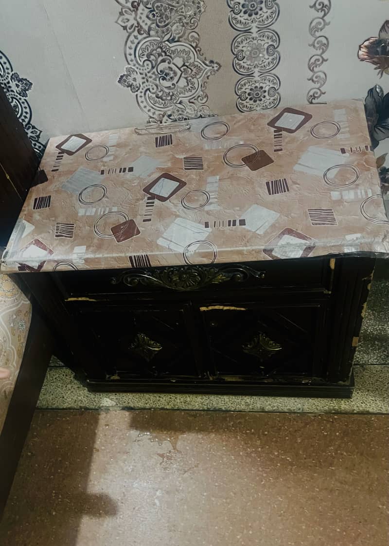 Bed side table 9