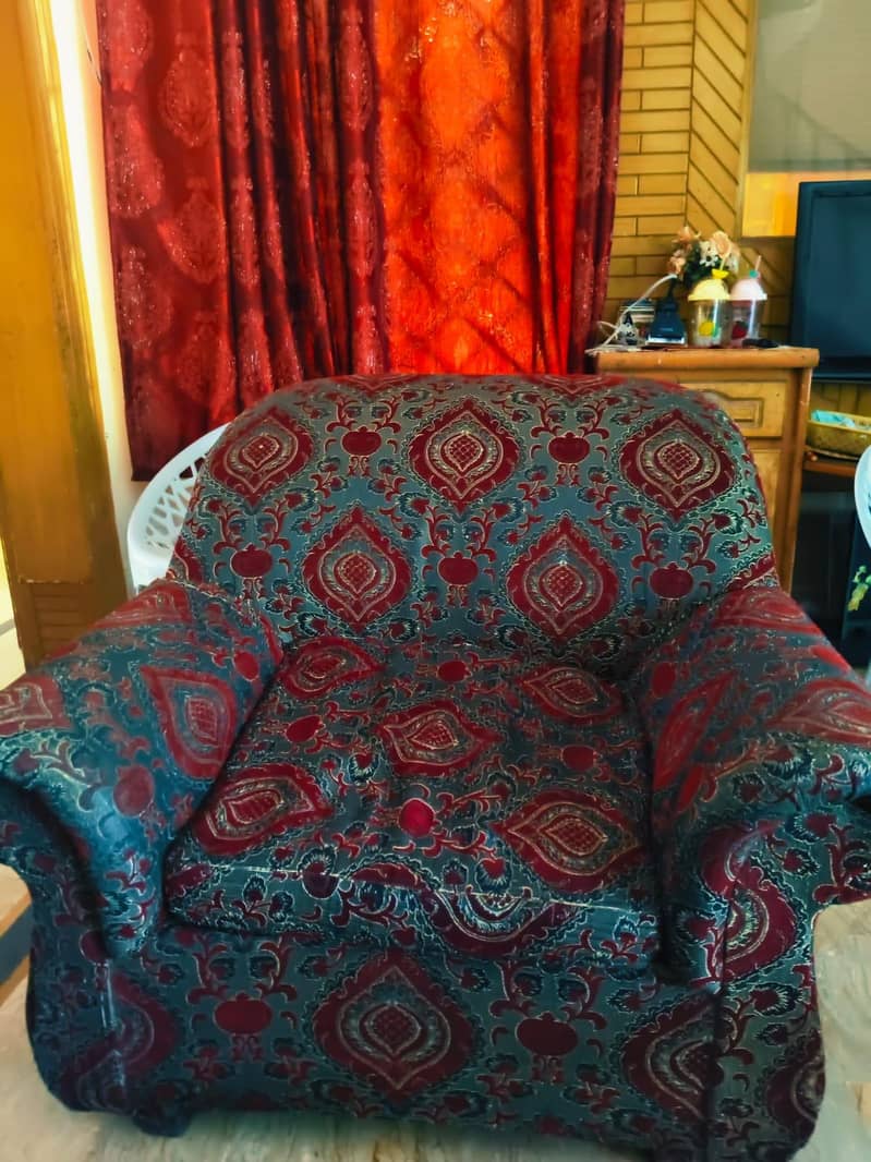 5 seated sofa 1