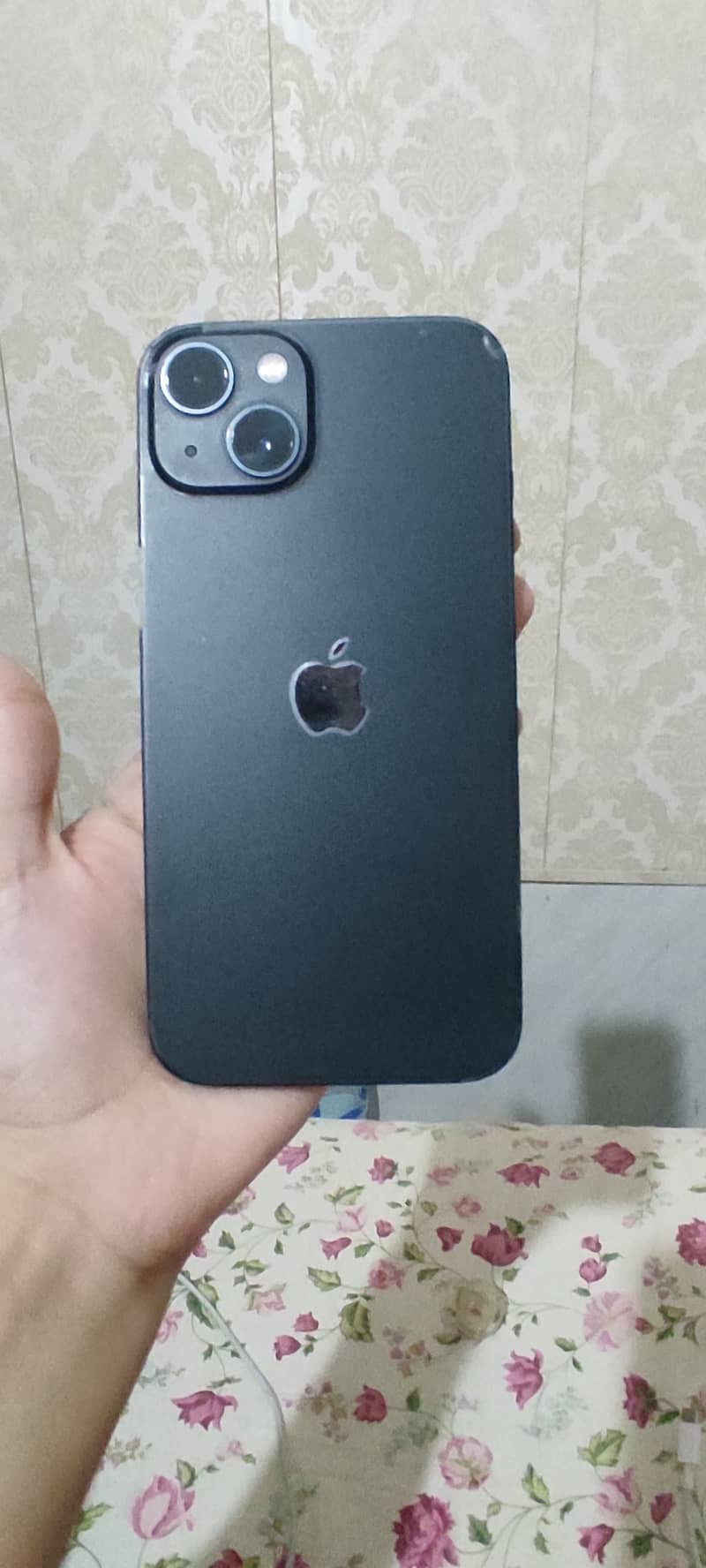 Apple iPhone 13 4