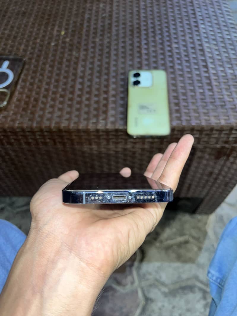 Apple iPhone 13 Pro 2