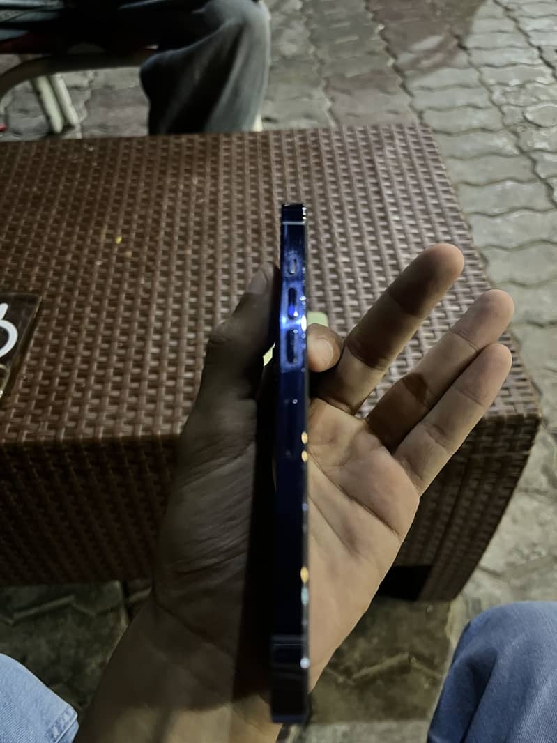 Apple iPhone 13 Pro 4