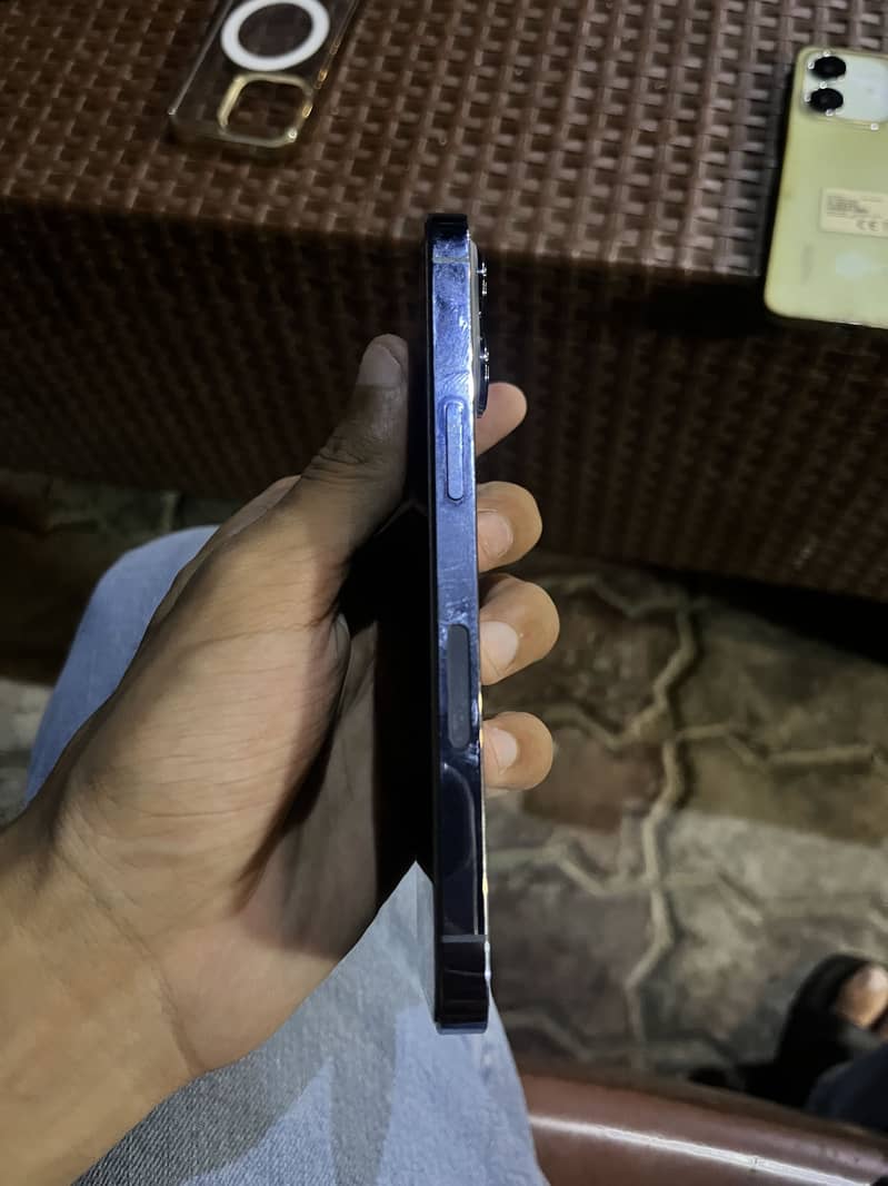 Apple iPhone 13 Pro 8