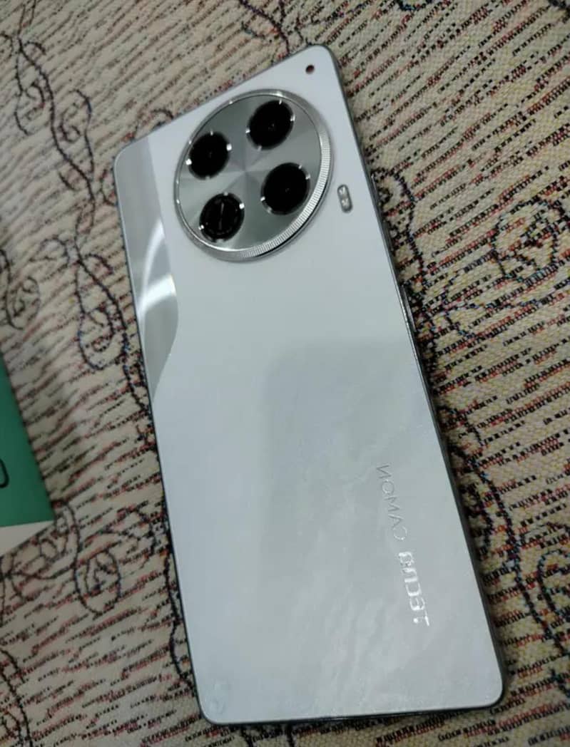 Tecno CAMON 30 2