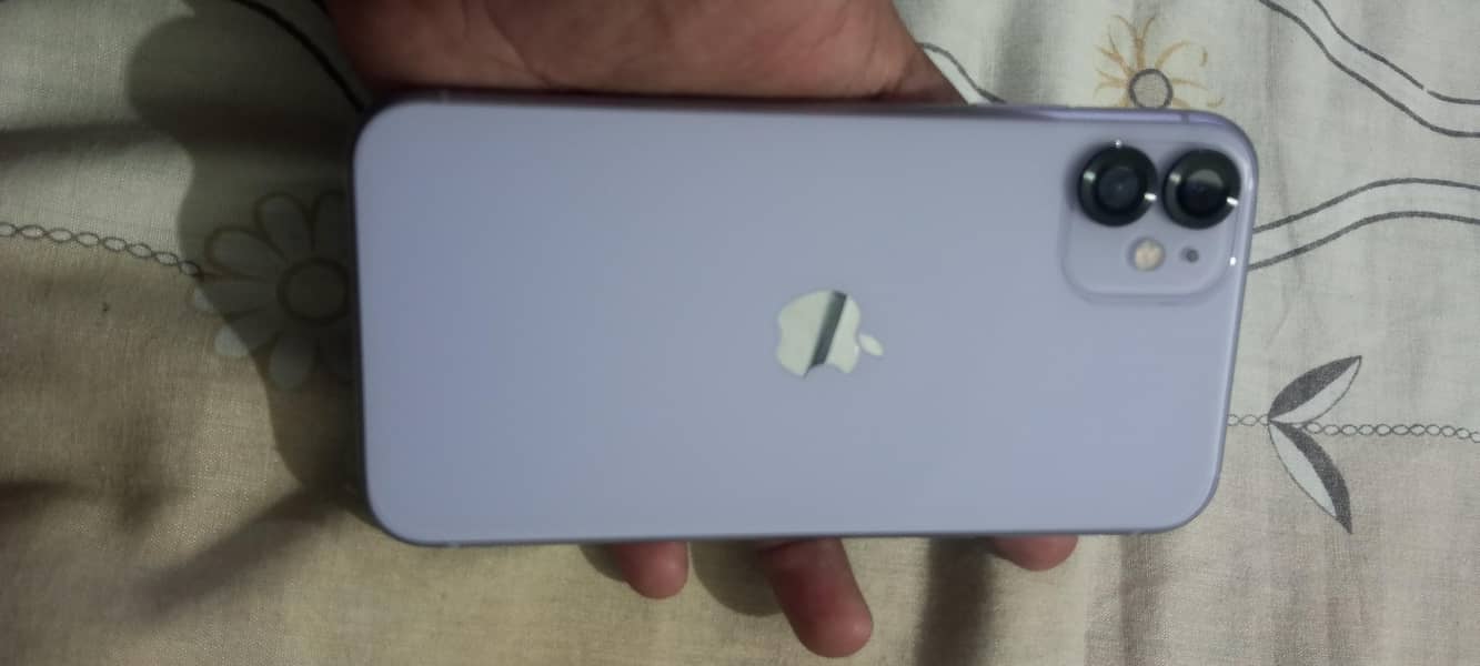 Apple iPhone 11 3