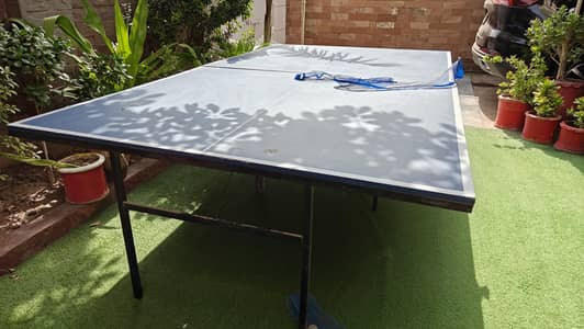 Table Tennis table with rackets New condition