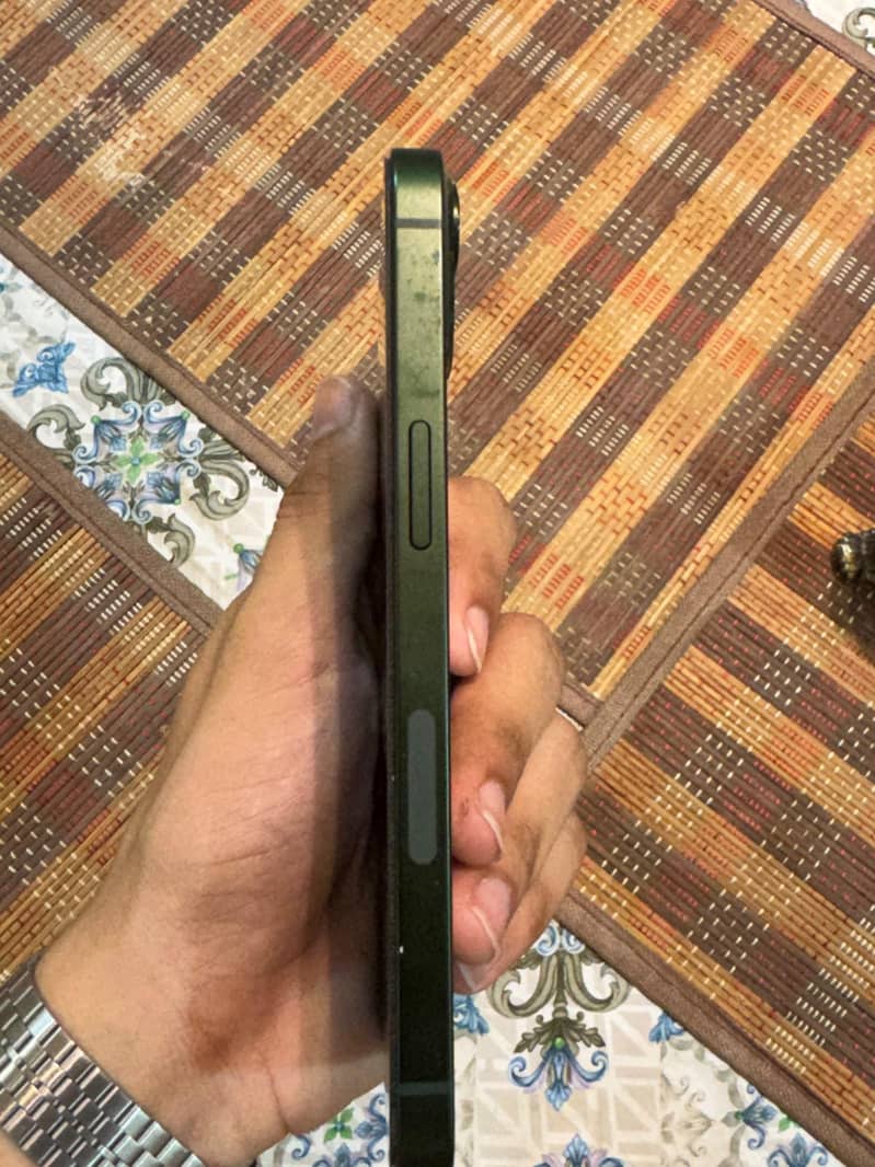 Apple iPhone 13 3