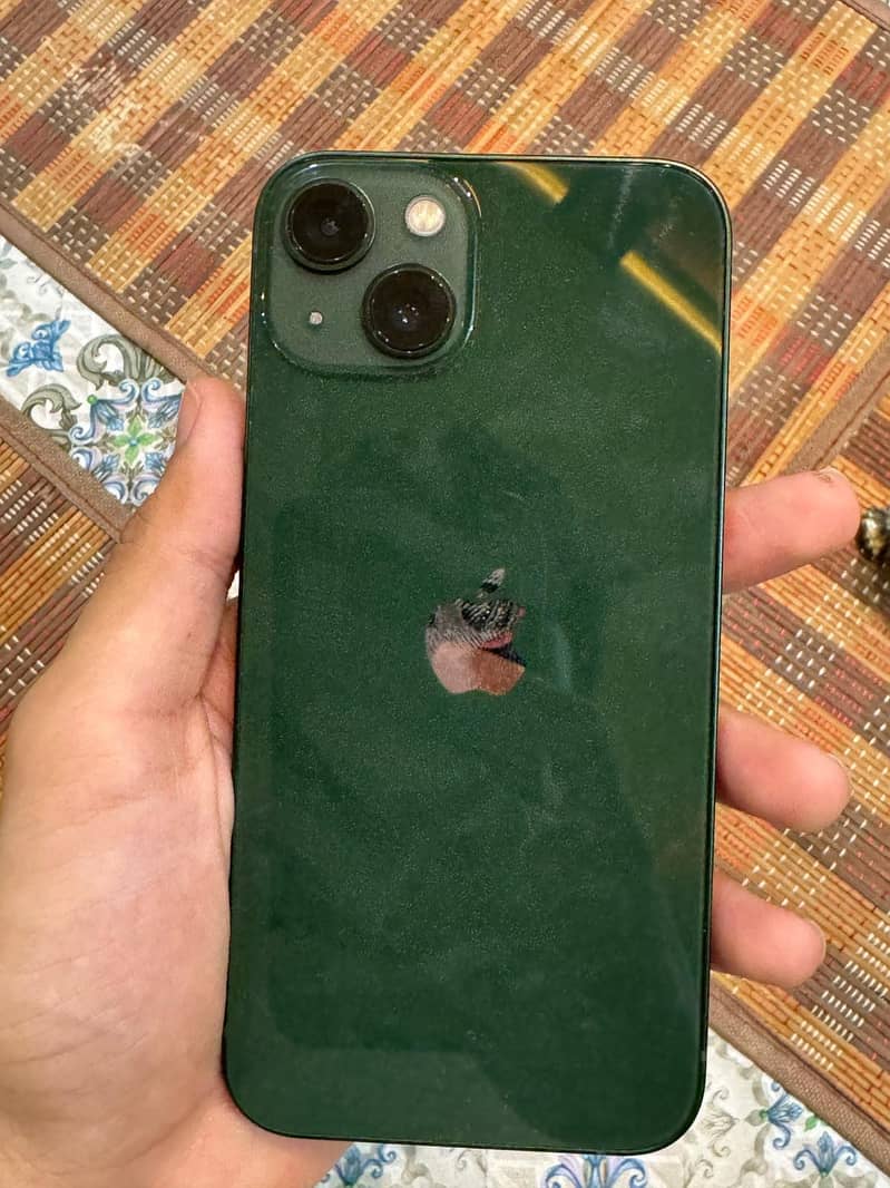 Apple iPhone 13 5