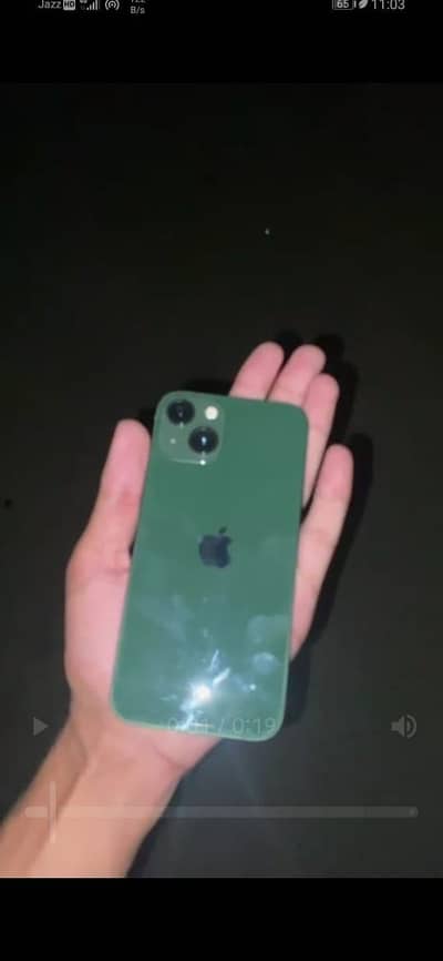 Apple iPhone 13
