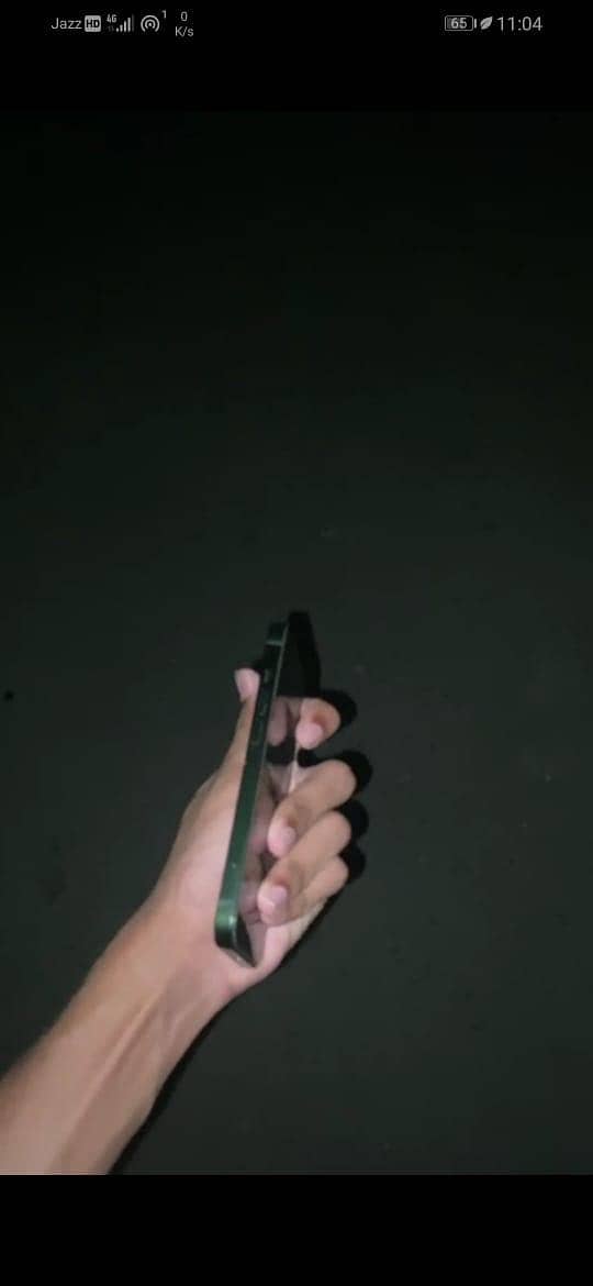 Apple iPhone 13 2