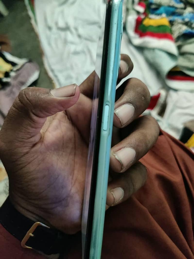 OPPO A76 0