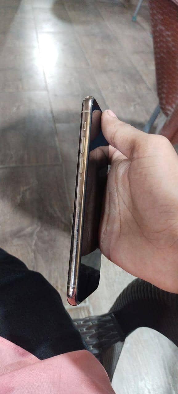 Apple iPhone 11 Pro 1