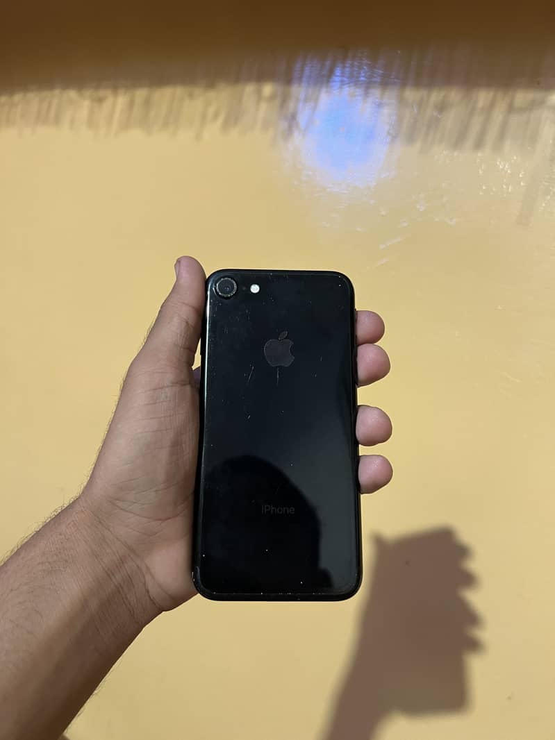 Apple iPhone 7 1
