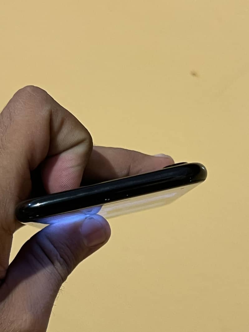 Apple iPhone 7 3