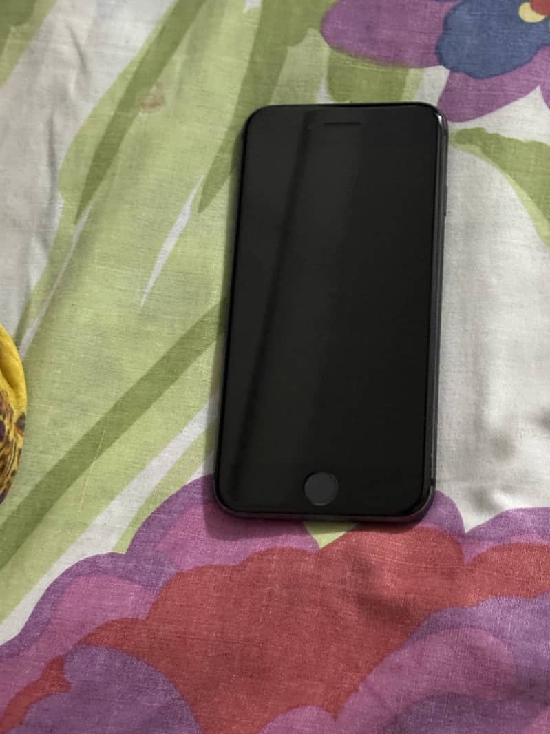 Apple iPhone 8 4
