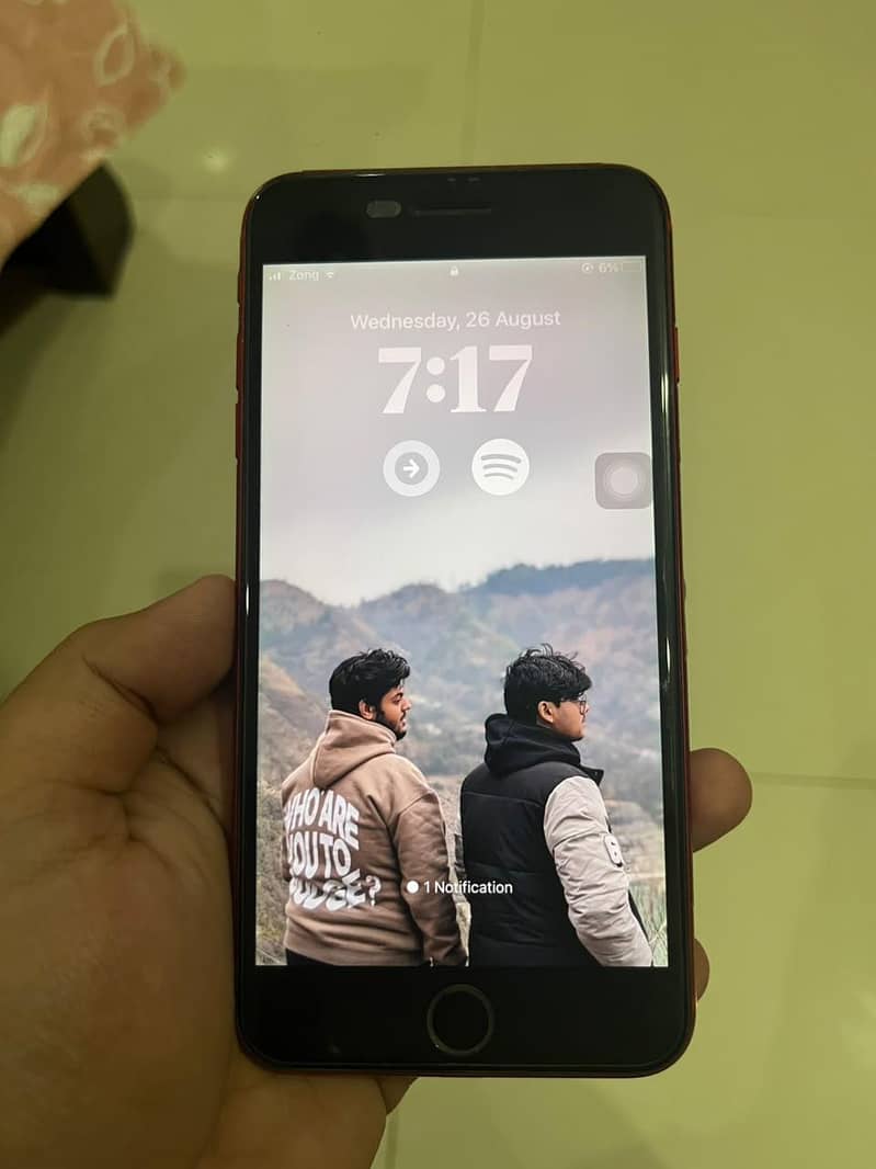 Apple iPhone 8 Plus 1