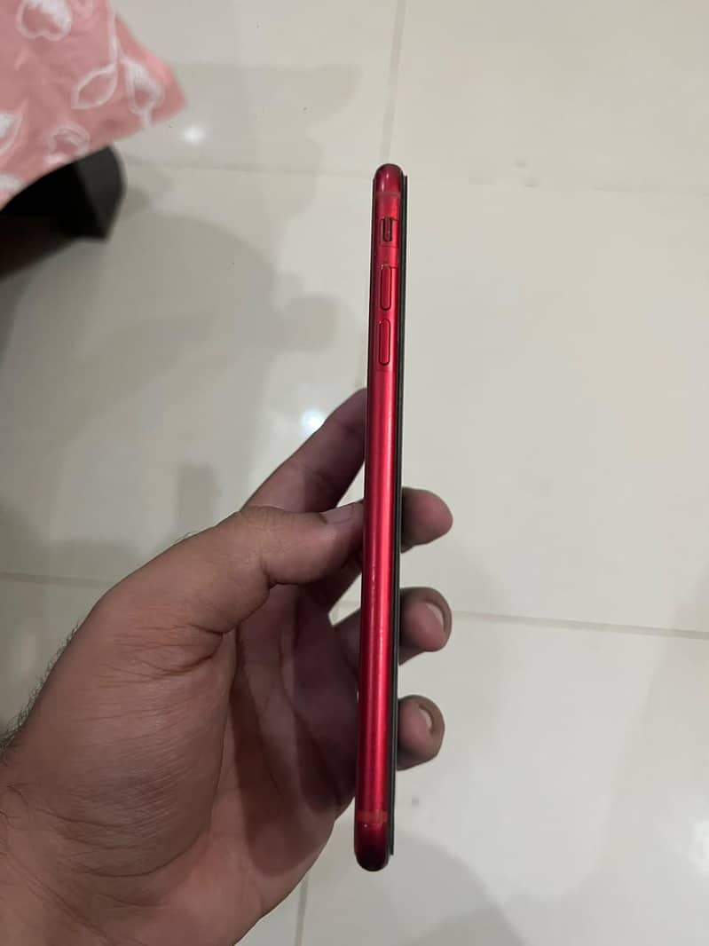 Apple iPhone 8 Plus 4