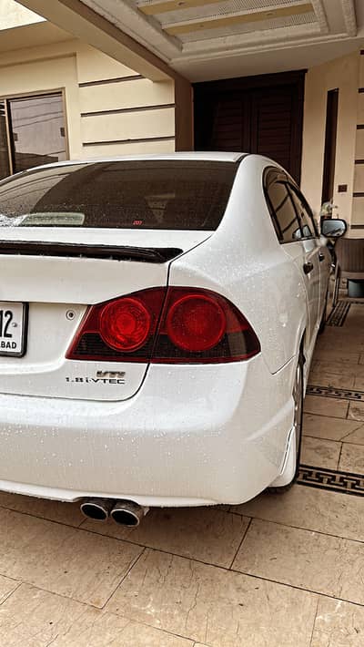 Honda Civic 2010 total genuine except 1 door