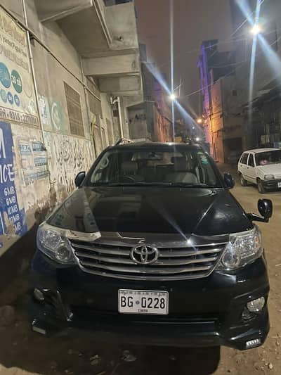 Toyota Fortuner V 2016