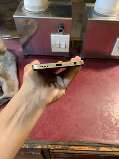Smart 8 4 64  pta approved with box